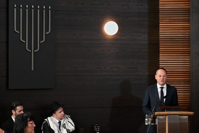 Olaf Scholz, right, at the opening of the Weill Synagogue in Dessau-Rosslau, eastern Germa