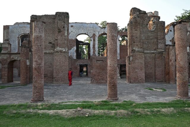 What remains of the Residency's colonnades and sun-bleached pink brick walls are still poc