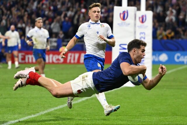 Wing Damian Penaud closed in on the all-time France try record of Serge Blanco with a brac