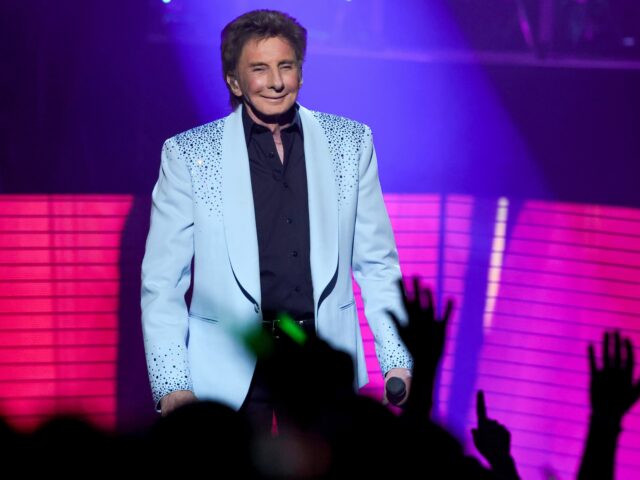 LAS VEGAS, NEVADA - SEPTEMBER 21: Barry Manilow performs during the first of his three "Re
