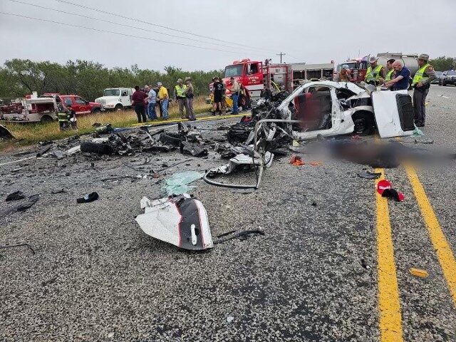 8 dead in crash after police chased a suspected human smuggler, Texas  officials say