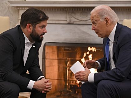TOPSHOT - US President Joe Biden meets with Chile's President Gabriel Boric in the Oval Of