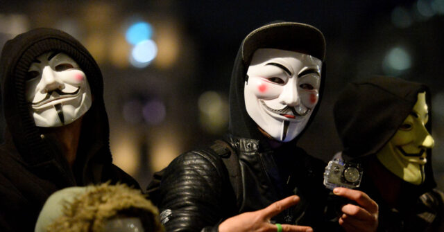 Bonfire Night: Youths Attack Police with Petrol Bombs in Edinburgh