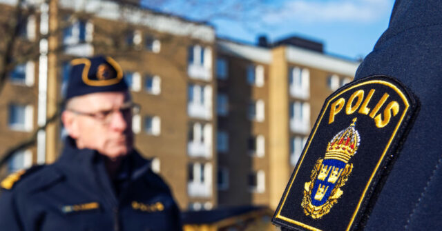 Sweden Looks to Deport Migrants Failing to Live 'Honourable' Lifestyles
