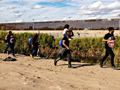 CIUDAD JUAREZ , MEXICO - NOVEMBER 18: Hundreds of migrants continue to cross the border be