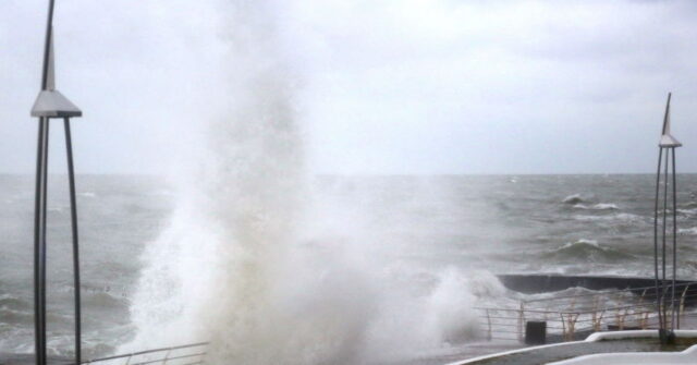 At Least One Dead as Cargo Ship Breaks Up in Black Sea Storms