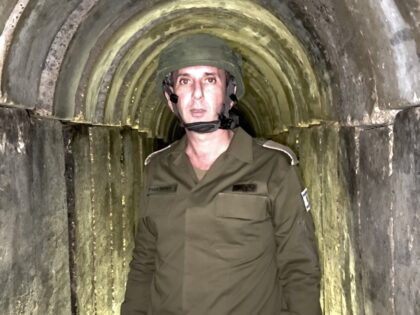Daniel Hagari in Shifa tunnel (IDF)