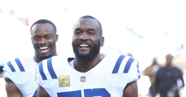 VIDEO: NFL Linebacker Shaq Leonard Still Shows Up to Hand Out Turkeys on the Day Colts Cut Him