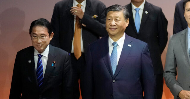 NextImg:Xi Jinping Holds First Talk with PM Kishida Fumio Since China Threatened to Turn Japan into Ukraine