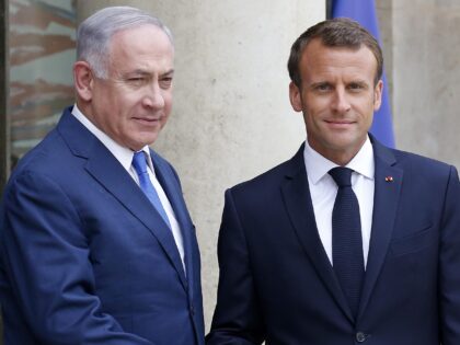 Netanyahu and Macron (Chesnot / Getty)
