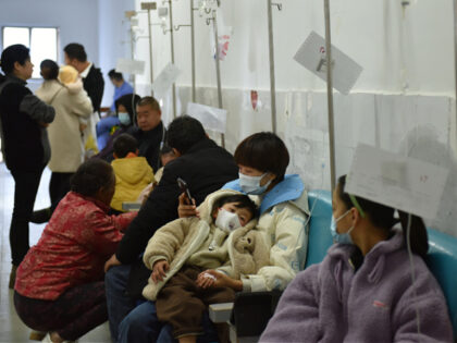 FUYANG, CHINA - NOVEMBER 28, 2023 - Sick children, accompanied by their parents, receive infusion treatment at the Department of Pediatrics of the People's Hospital in Fuyang city, Anhui province, China, November 28, 2023. (Photo credit should read CFOTO/Future Publishing via Getty Images)
