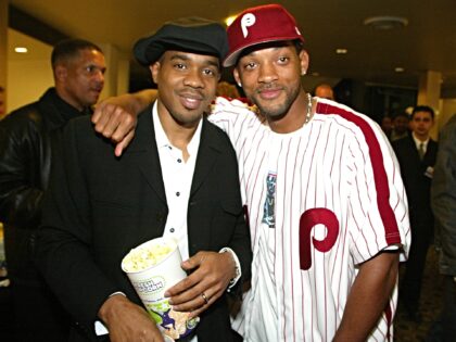 HOLLYWOOD - JANUARY 29: Actors Duane Martin (L) and Will Smith pose for photos at the prem
