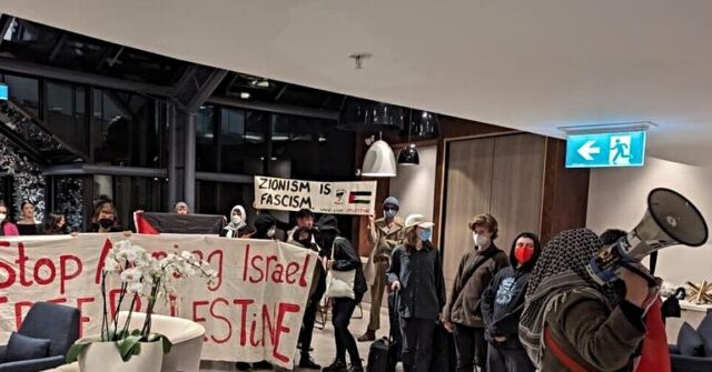 Pro-Palestinian Mob Swamps Hotel, Besieges Israeli Relatives of Hamas Hostages