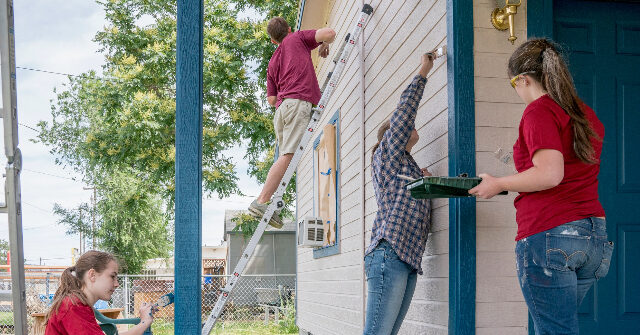 WATCH — 'Surprise!': Pennsylvanians Renovate Vietnam Veteran's Home