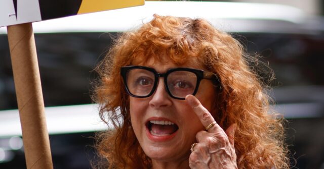 Susan Sarandon Ignores Hamas Terrorists, Declaring 'I Stand with Palestine'