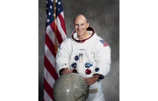 Astronaut Thomas K. "TK" Mattingly -- who was removed from the ill-fated Apollo 13 mission but helped bring its crew back home safely thanks to his problem-solving efforts from ground control -- has died at the age of 87. Thomas K. "TK" Mattingly passed away on October 31, the space …