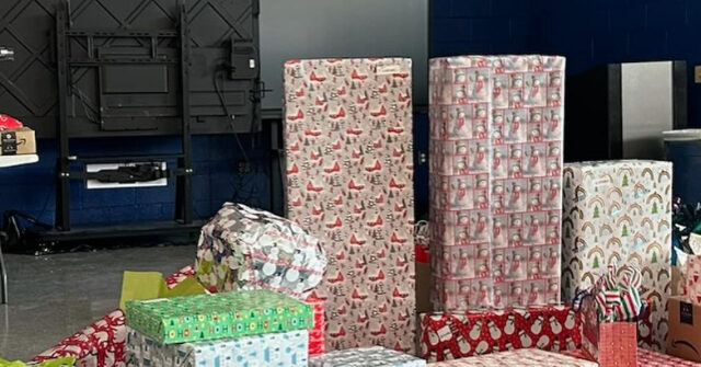 VIDEO: Americans Send Hundreds of Christmas Gifts to Needy Students