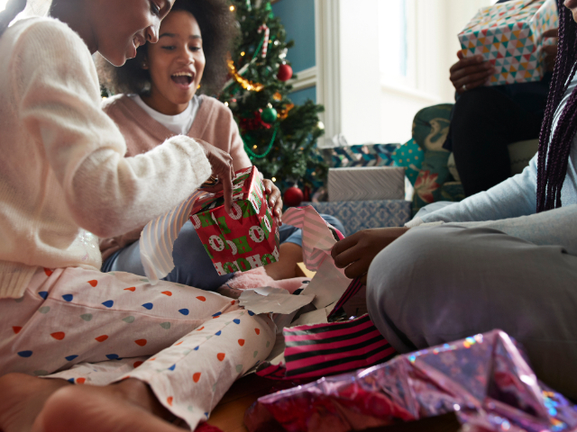 Nearly 1,000 Needy Michigan Families to Receive Donated Christmas Gifts - Vimarsana News