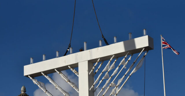 London Borough Cancels Hanukkah Menorah: Risks 'Inflaming Tensions'