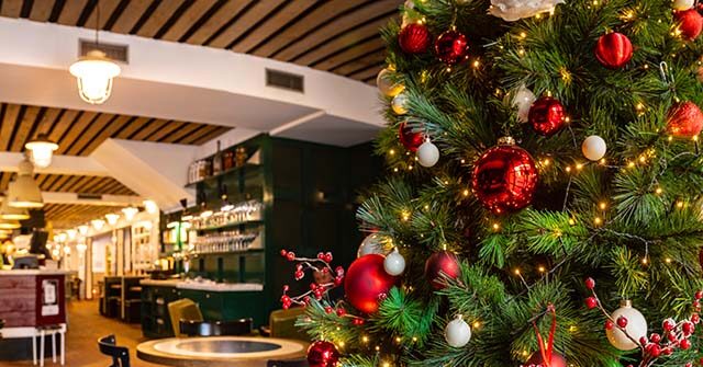 'I Was Shaking': Indiana Server Surprised by Generous Holiday Tip