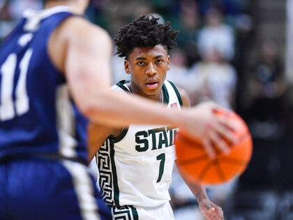 Michigan State Spartans guard Jeremy Fears Jr. (1) focuses on the basketball during a coll