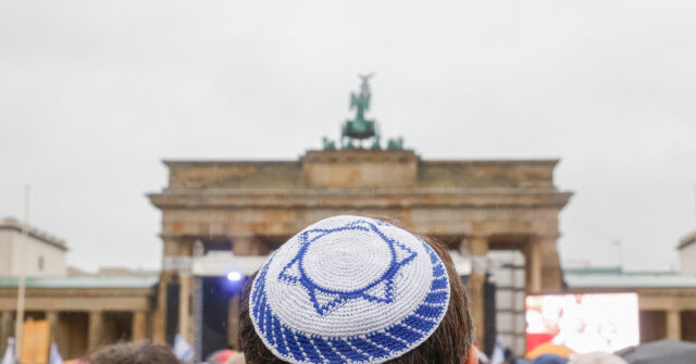 'Never Again Is Now' -- Thousands Rally in Berlin Against Antisemitism