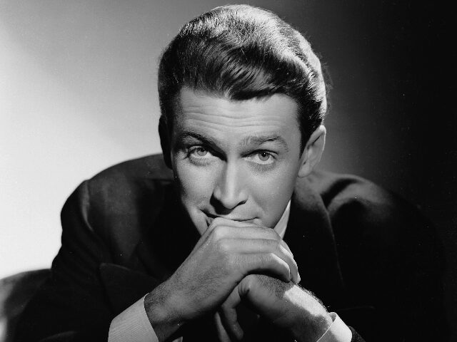 1940: American actor James Stewart (1908 - 1997), renowned for his personable qualities bo