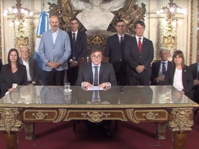 Argentine President Javier Milei (C) delivered his speech to the nation from the Casa Rosa