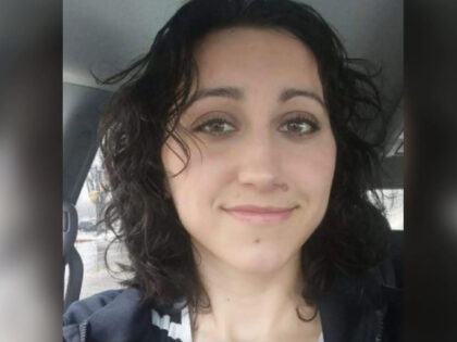 Colorado Springs police are searching for a 35-year-old mother, Kimberlee Singler, who all
