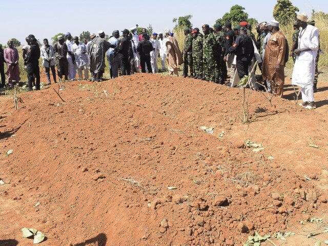 Nigeria Chief of Army Staff Lieutenant General Taoreed Lagbaja and other community members