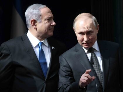 Netanyahu Putin (Mikhail Svetlov / Getty)