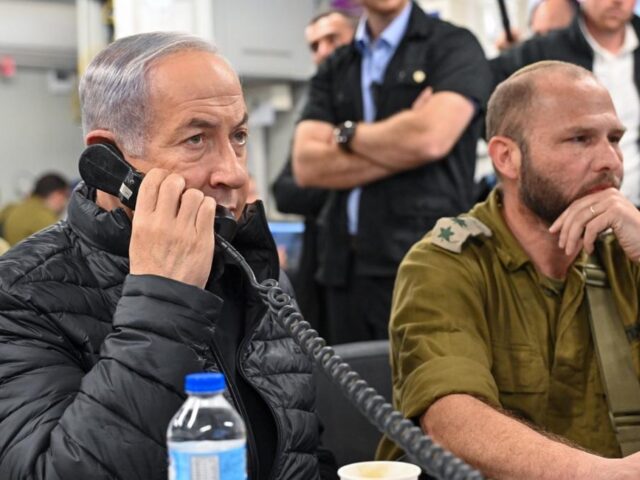 Netanyahu at IDF (Kobi Gideon GPO)