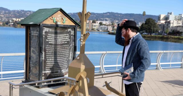 Oakland Menorah Vandalized; Jews Rally in Response