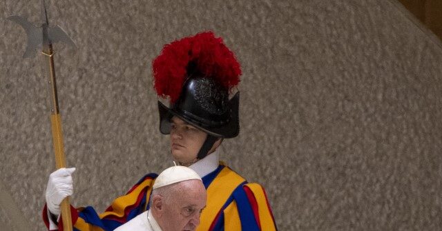 Pope Francis: Christmas Means Saying ‘No’ to Weapons