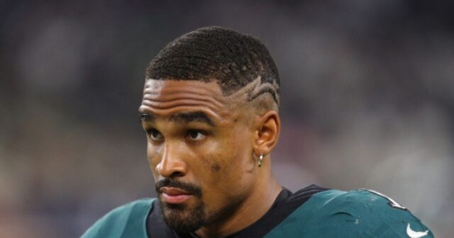 VIDEO: David Carr Blasted for Saying Eagles Should Bench Jalen Hurts for Marcus Mariota