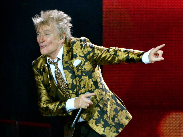 LONDON, ENGLAND - DECEMBER 17: (EDITORIAL USE ONLY) Sir Rod Stewart performs live on stage during his 'Blood Red Roses' tour at The O2 Arena on December 17, 2019 in London, England. (Photo by Jim Dyson/Getty Images)
