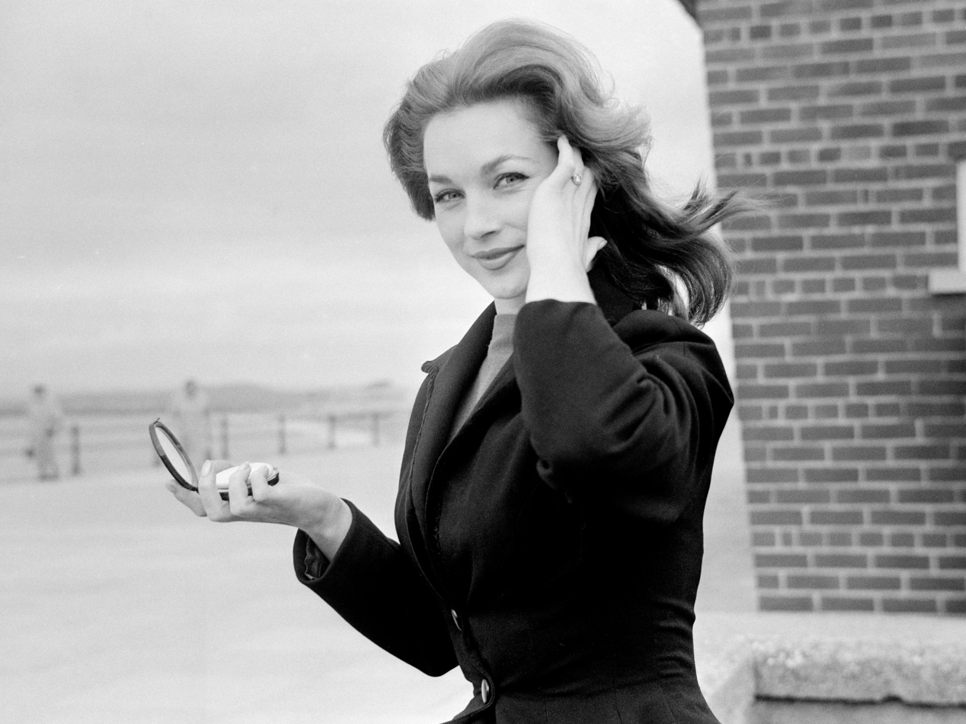Shirley Anne Field, 'Alfie' Actress and Stage Star, Dies at 87 - Vimarsana News