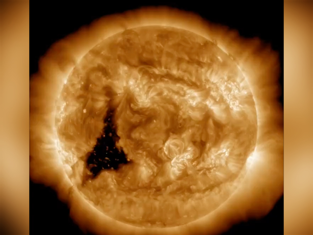 Scientists: 'Dark Hole' on Sun Emitting 'Fast Radiation' Toward Earth - Vimarsana News