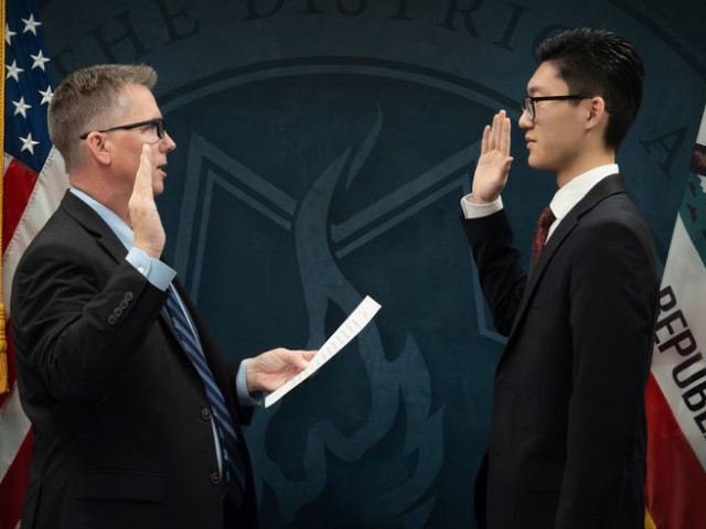 'Impressive': Teenager Becomes Youngest to Pass California Bar Exam - Vimarsana News
