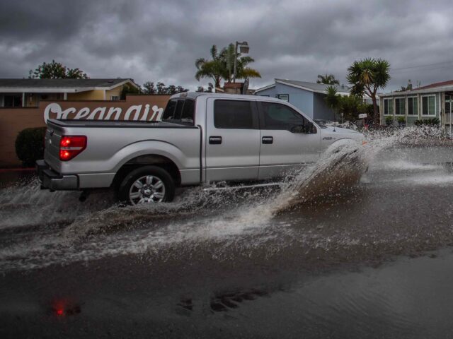 Tornado Warning in Southern California; 'Once-in-a-Millennium' Rainfall in Oxnard - Vimarsana News