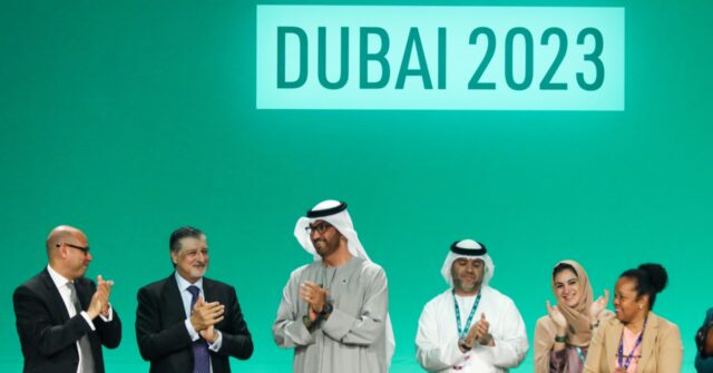 COP28 Delegates Clap, Cheer Each Other as 'Beginning of End' for Fossil Fuels Announced