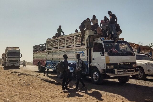 Displaced people fleeing from al-Jazirah state arrive in Gedaref in the east of war-torn S