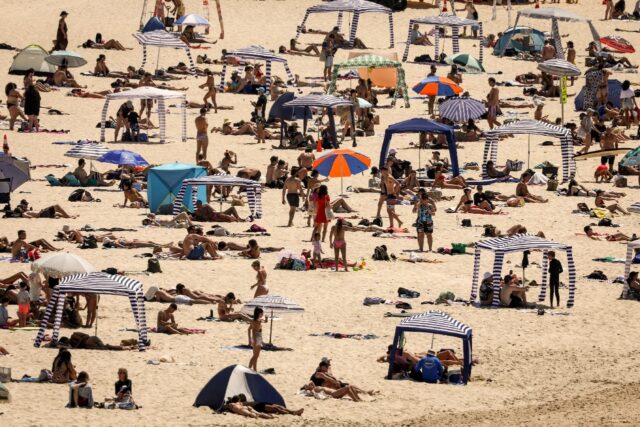 Sydney residents were advised by authorities to seek shade and shelter if they were outsid