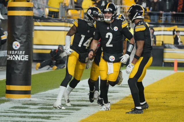 Rudolph Hits Pickens For 2 Long Touchdowns, Steelers End 3-game Skid ...