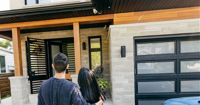 Analysis: U.S. Home, Auto Owners Paying over $3,700 per Year in Insurance Premiums