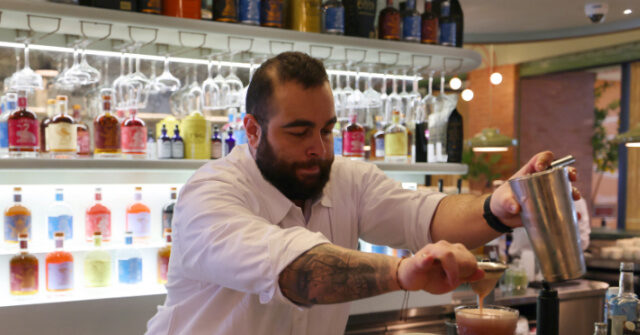 Saudi Arabia Opens First Liquor Store in 70 Years for Diplomats