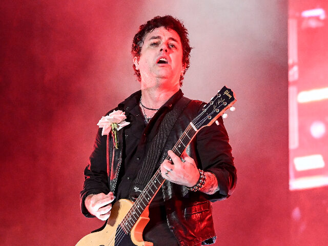 SAN FRANCISCO, CALIFORNIA - AUGUST 06: Billie Joe Armstrong of Green Day performs on Day 2