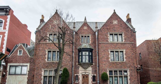 NYPD Responds to Clash at Jewish Group's HQ over 'Tunnel' to Synagogue