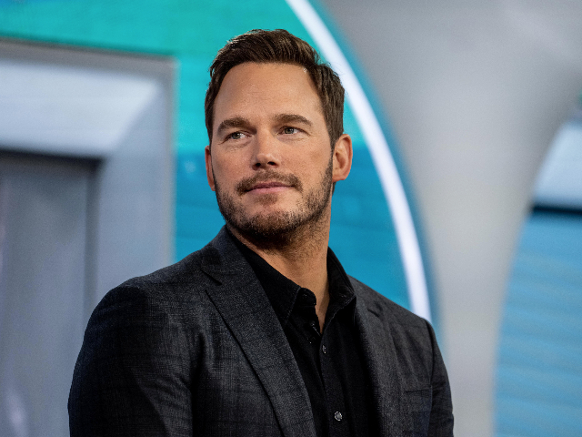 Chris Pratt Celebrates Hitting Day 221 of 'Bible in a Year' Podcast: 'Great Job Mark Wahlberg' - Vimarsana News