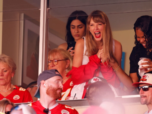 Taylor Swift Has Generated $331 Million in Brand Value for the NFL - Vimarsana News